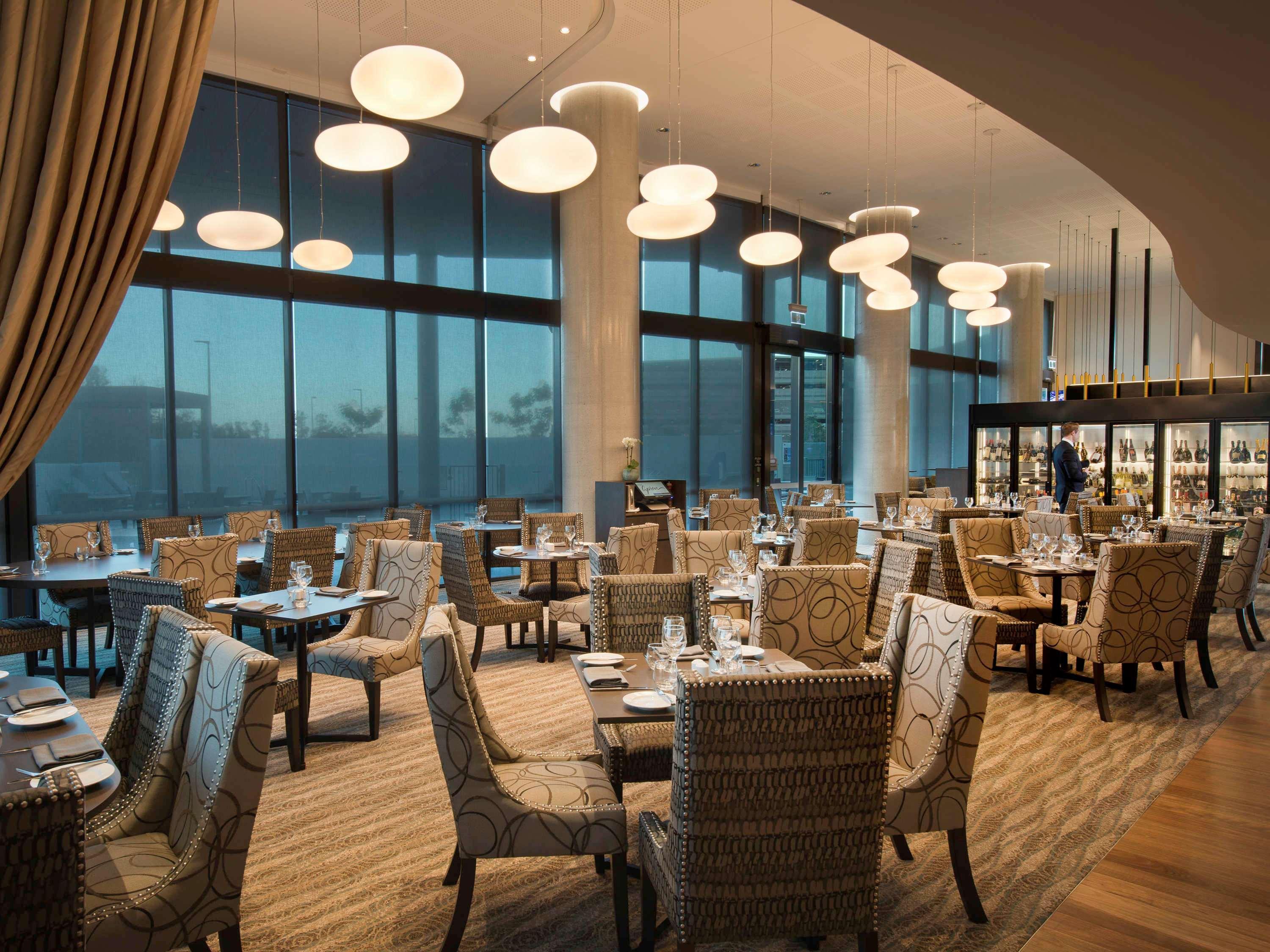 Pullman Brisbane Airport Hotel Exterior photo The restaurant